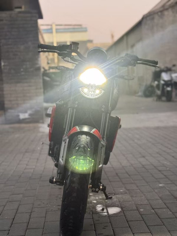 二手凯旋Trident 660