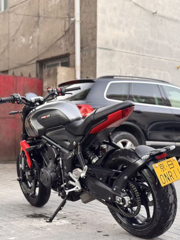 二手凯旋Trident 660