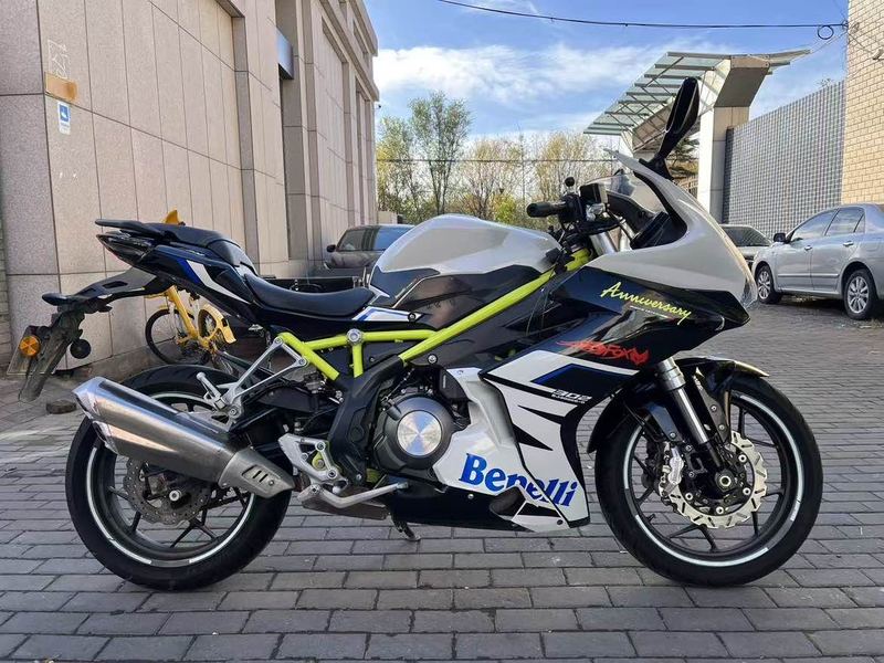 二手贝纳利龙卷风 Tornado 302R