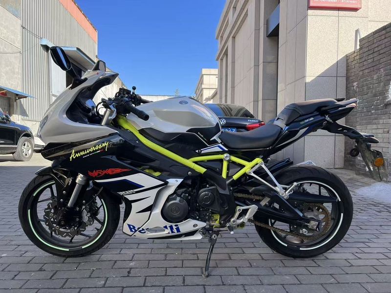 二手贝纳利龙卷风 Tornado 302R