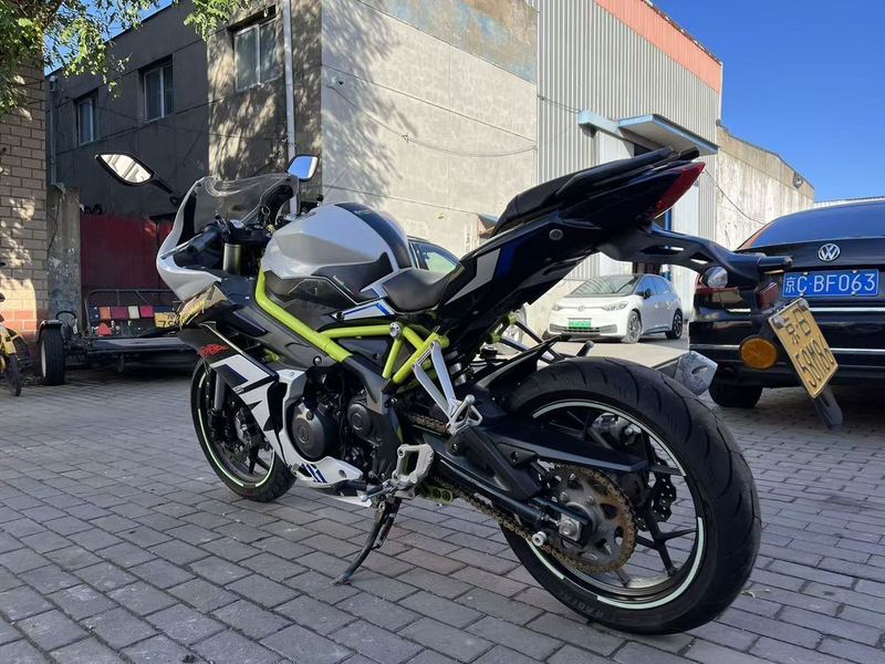 二手贝纳利龙卷风 Tornado 302R