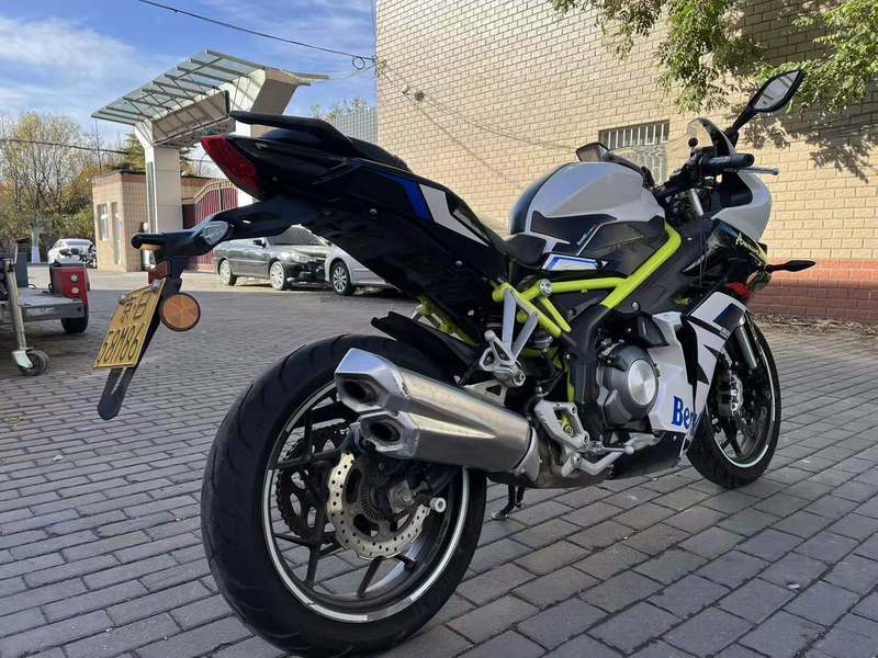 二手贝纳利龙卷风 Tornado 302R