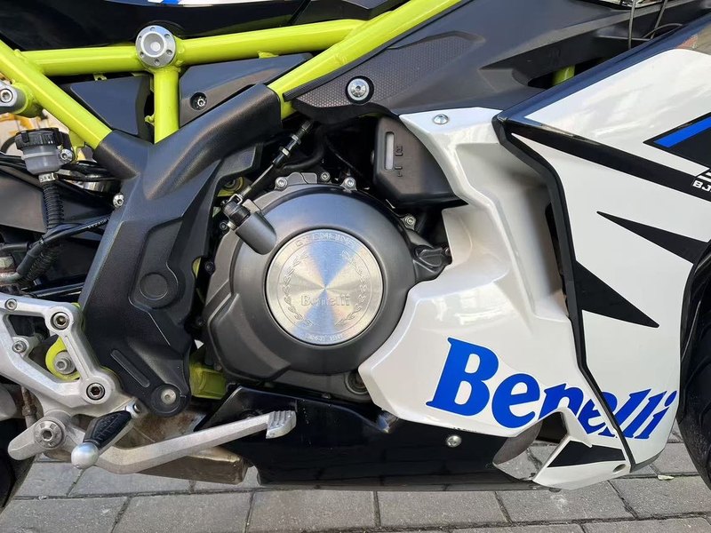 二手贝纳利龙卷风 Tornado 302R