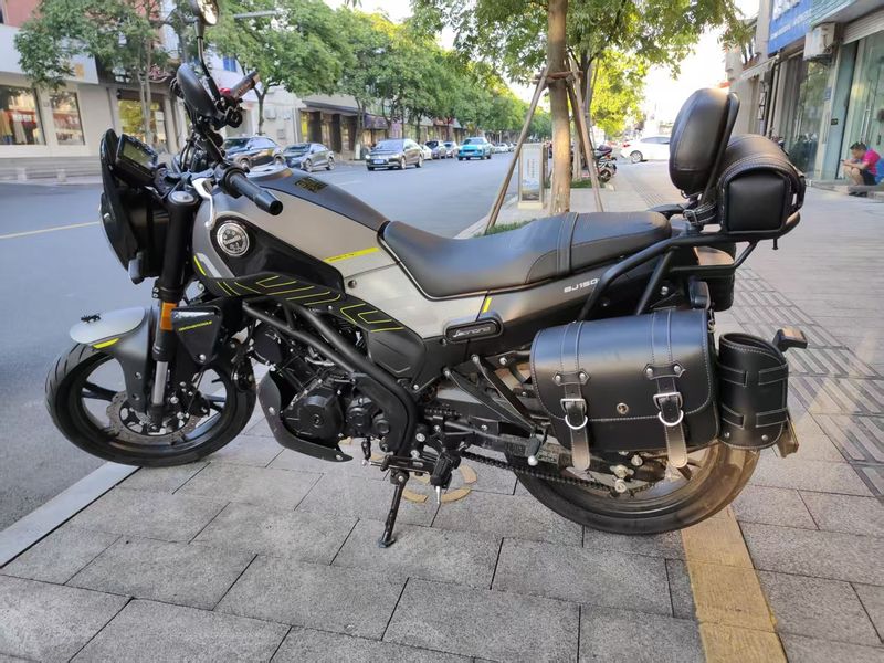 二手贝纳利幼狮 Leoncino 150