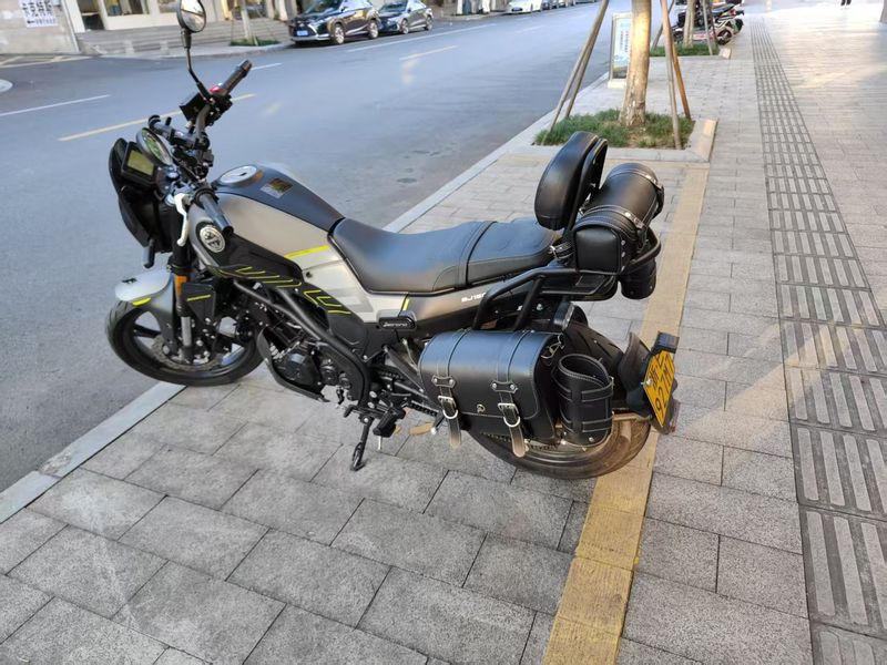 二手贝纳利幼狮 Leoncino 150