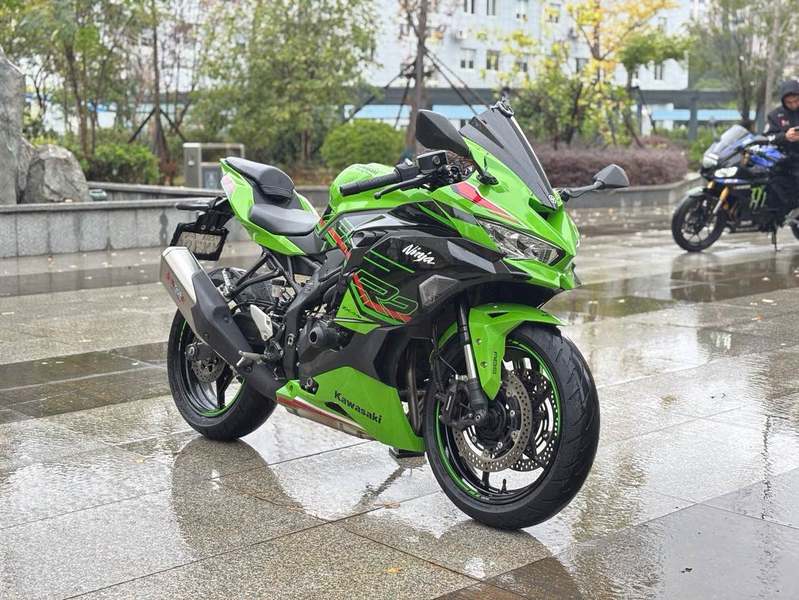 二手川崎ZX-4R