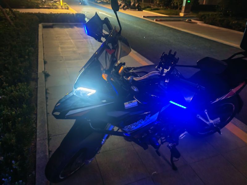 二手贝纳利金鹏 TRK251