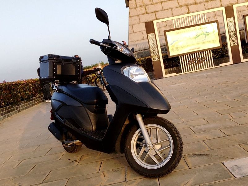 二手五羊本田SCR125