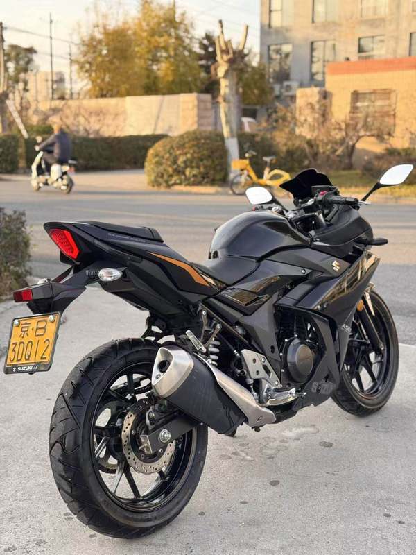 二手豪爵铃木GSX250R