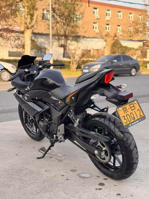二手豪爵铃木GSX250R