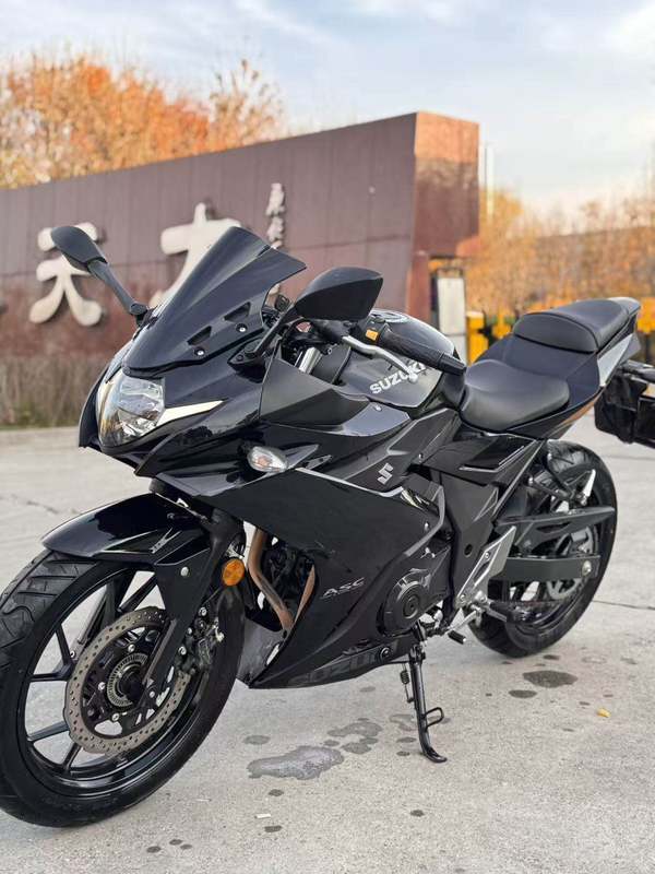 二手豪爵铃木GSX250R