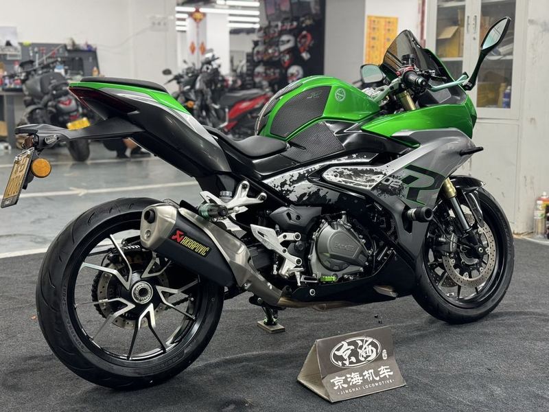 二手贝纳利龙卷风 Tornado 402R