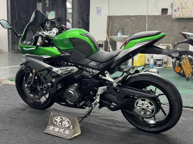 二手贝纳利龙卷风 Tornado 402R