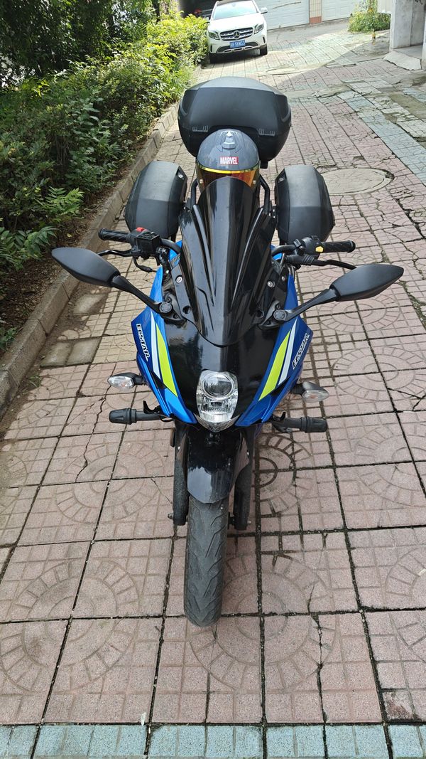 二手济南铃木极客飒 Gixxer 155