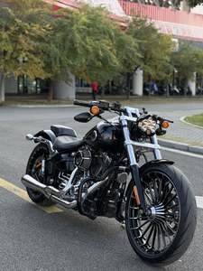 二手哈雷戴维森突破者 Breakout