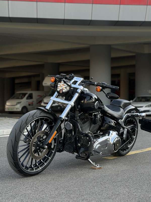 二手哈雷戴维森突破者 Breakout