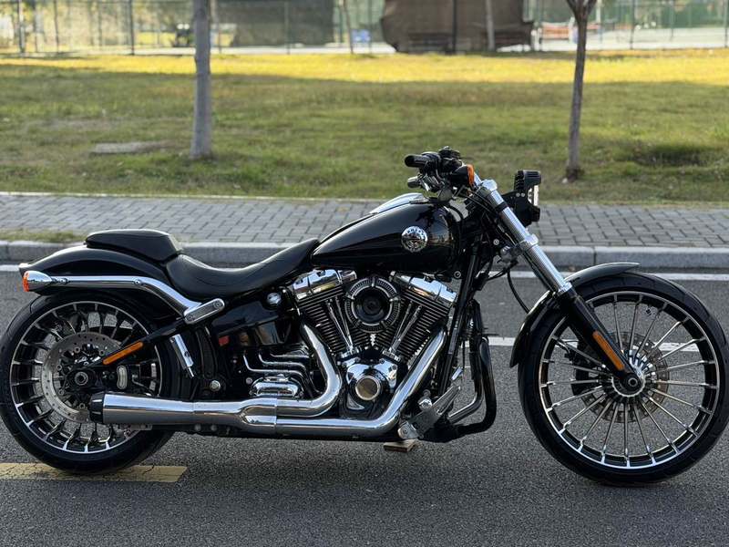 二手哈雷戴维森突破者 Breakout