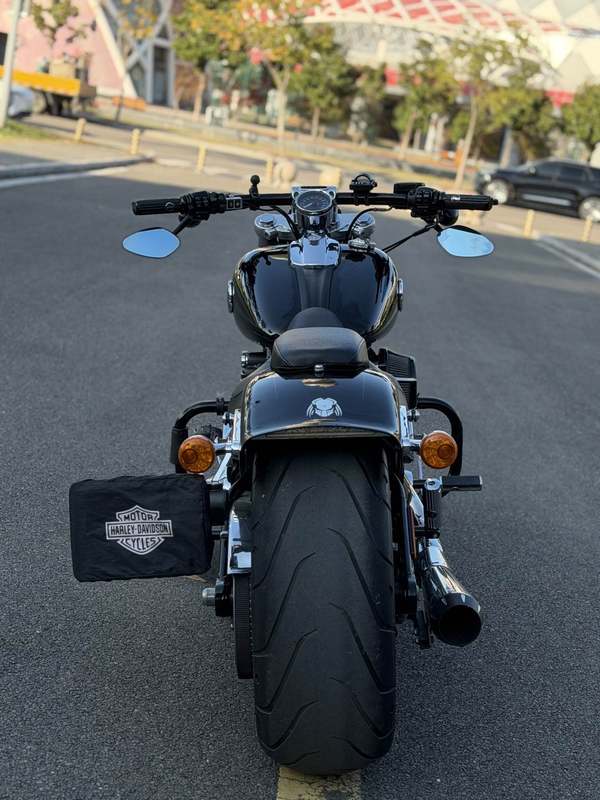 二手哈雷戴维森突破者 Breakout