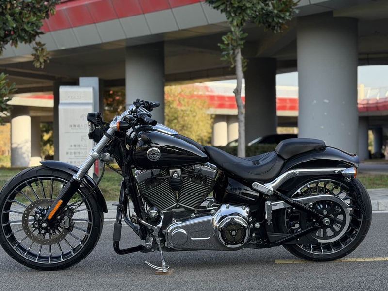 二手哈雷戴维森突破者 Breakout