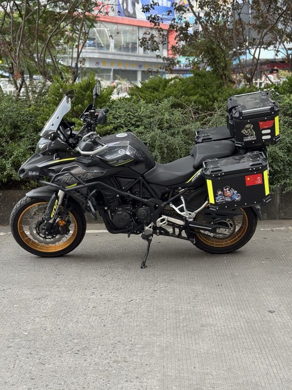 二手贝纳利金鹏 TRK502