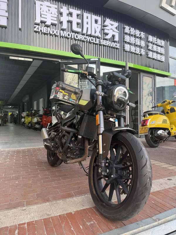 二手贝纳利幼狮 Leoncino 250