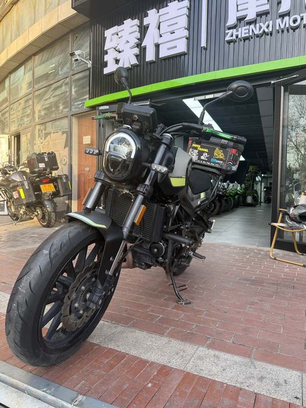 二手贝纳利幼狮 Leoncino 250