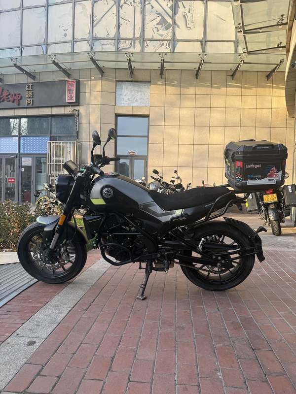 二手贝纳利幼狮 Leoncino 250