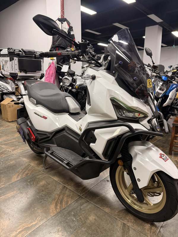 二手三阳哈士奇 Husky ADV150