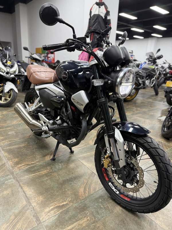 二手五羊本田鸷道 CB190SS