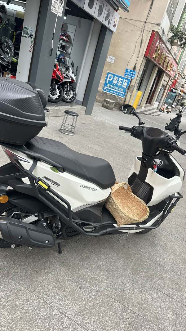 二手QJMOTOR鸿150RS