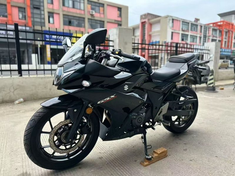 二手豪爵铃木GSX250R