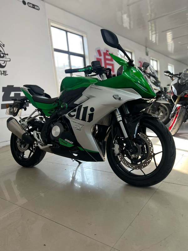 二手贝纳利龙卷风 Tornado 252R