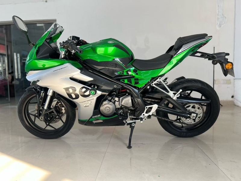 二手贝纳利龙卷风 Tornado 252R