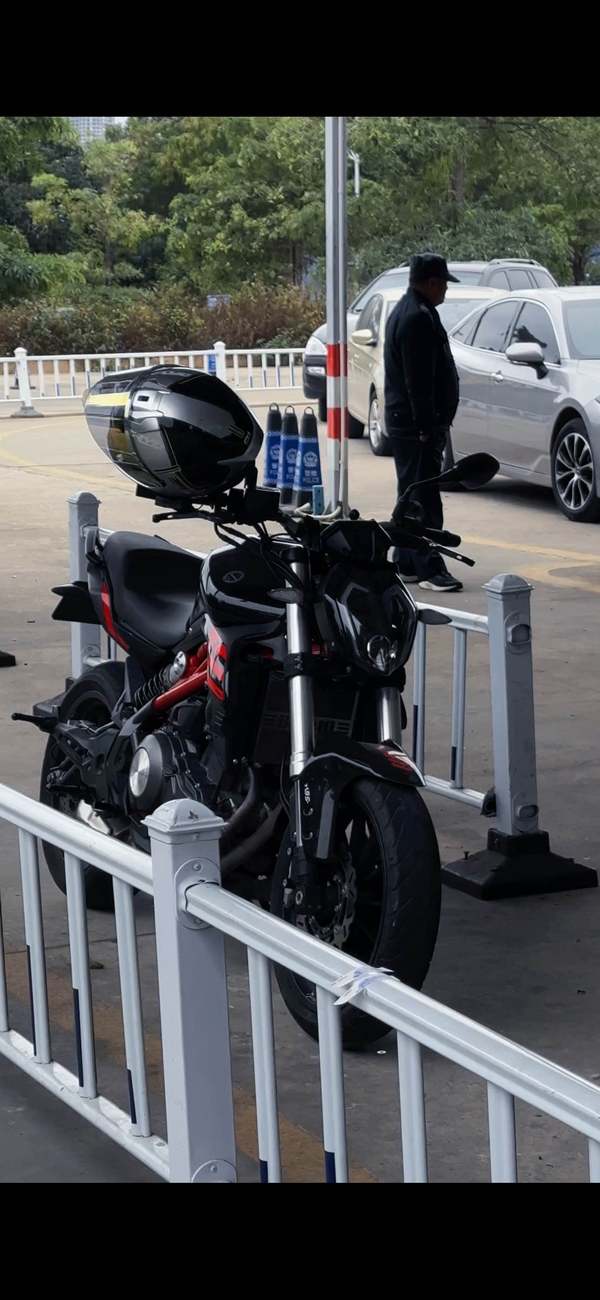 二手贝纳利蓝宝龙 BN302S