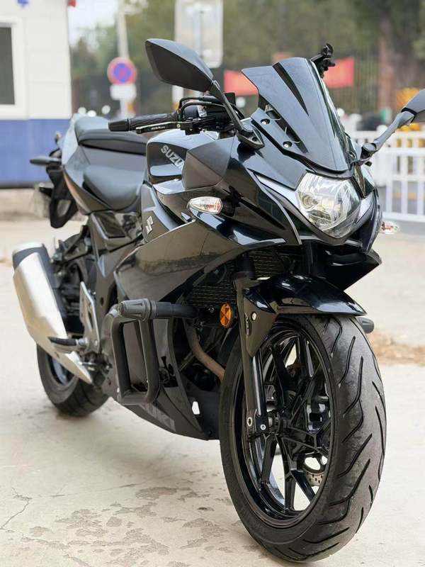 二手豪爵铃木GSX250R