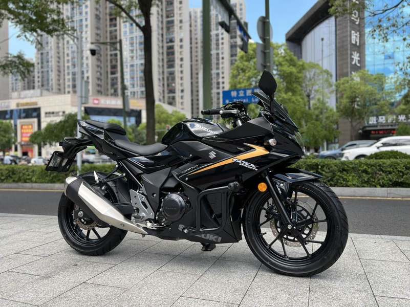 二手豪爵铃木GSX250R
