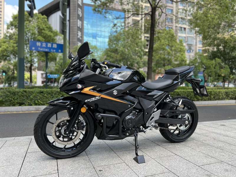 二手豪爵铃木GSX250R