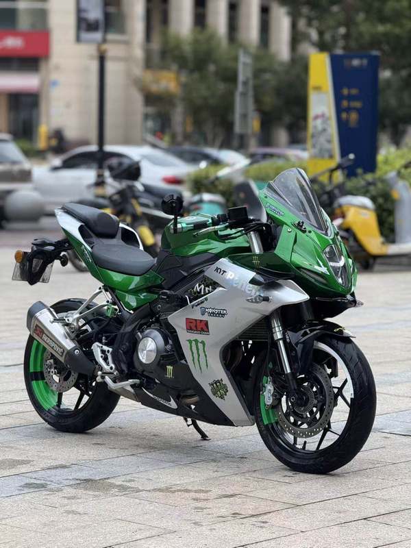 二手贝纳利龙卷风 Tornado 252R