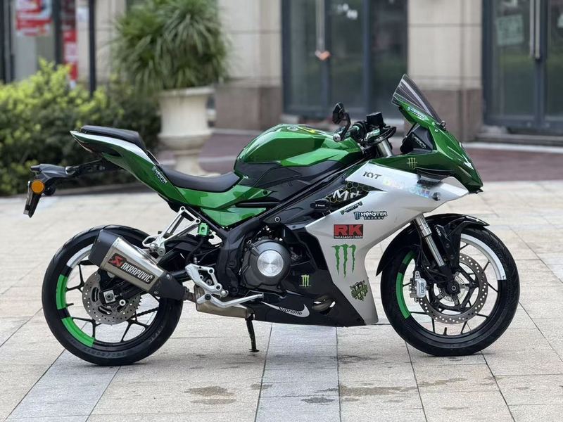 二手贝纳利龙卷风 Tornado 252R