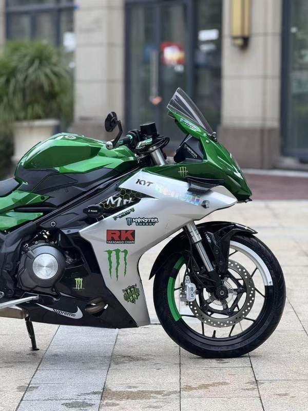 二手贝纳利龙卷风 Tornado 252R