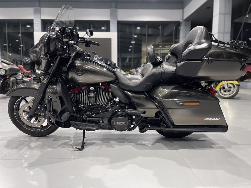 二手哈雷戴维森旗舰滑翔  Limited