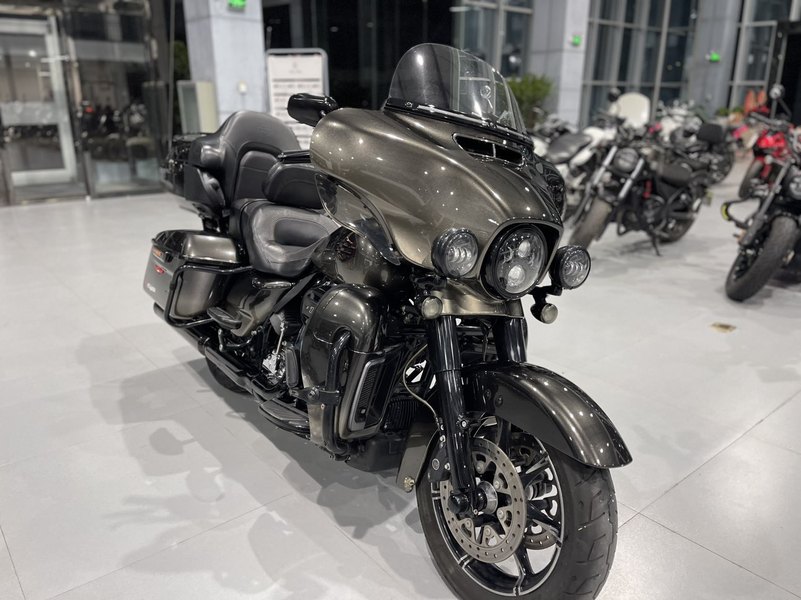 二手哈雷戴维森旗舰滑翔  Limited