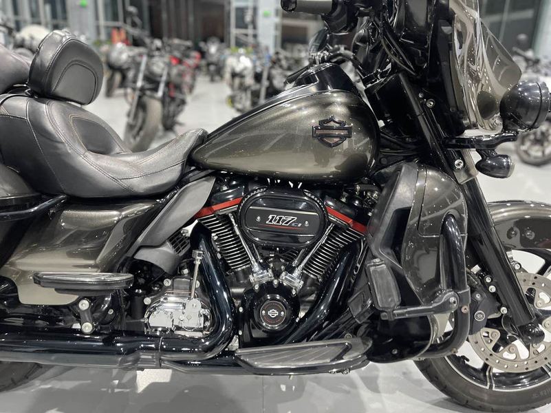 二手哈雷戴维森旗舰滑翔  Limited