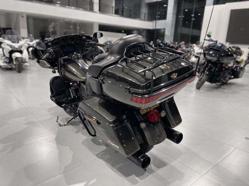 二手哈雷戴维森旗舰滑翔  Limited