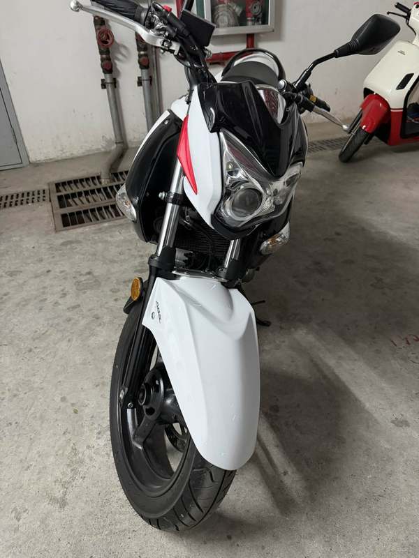 二手豪爵铃木骊驰 GW250