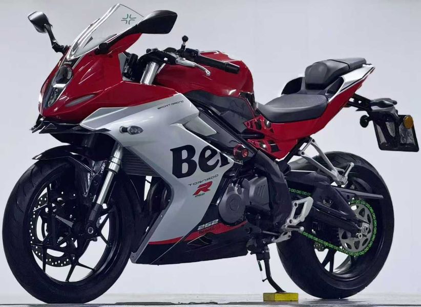 二手贝纳利龙卷风 Tornado 252R