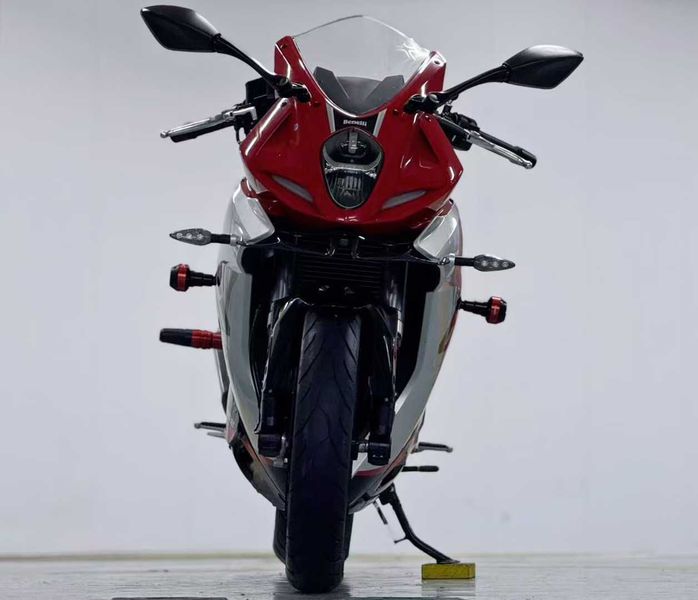 二手贝纳利龙卷风 Tornado 252R