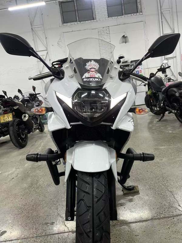 二手豪爵铃木GSX250R