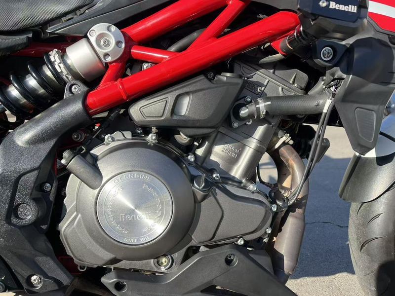 二手贝纳利蓝宝龙 BN302S