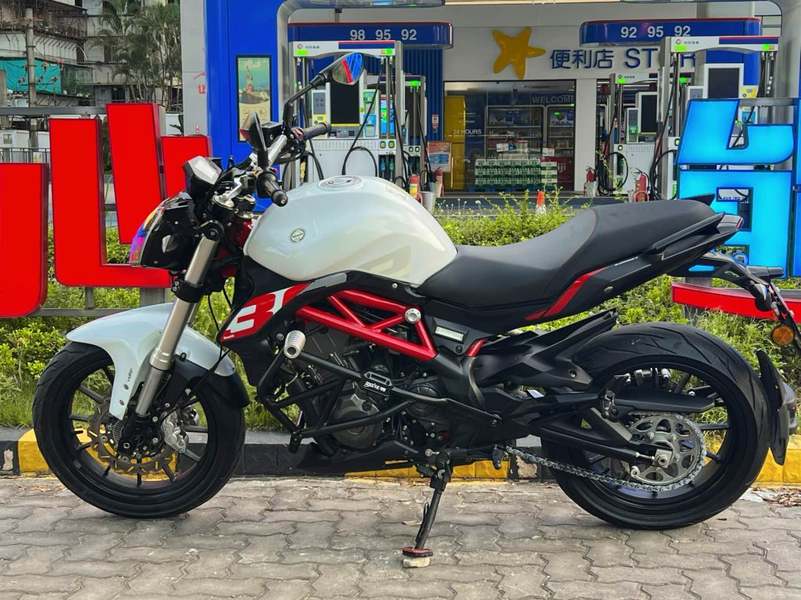 二手贝纳利蓝宝龙 BN302S